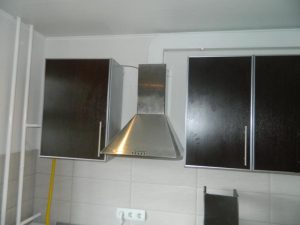 Установка вытяжки на кухне в Рубцовске