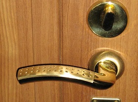 Замена дверной ручки входной двери в Рубцовске